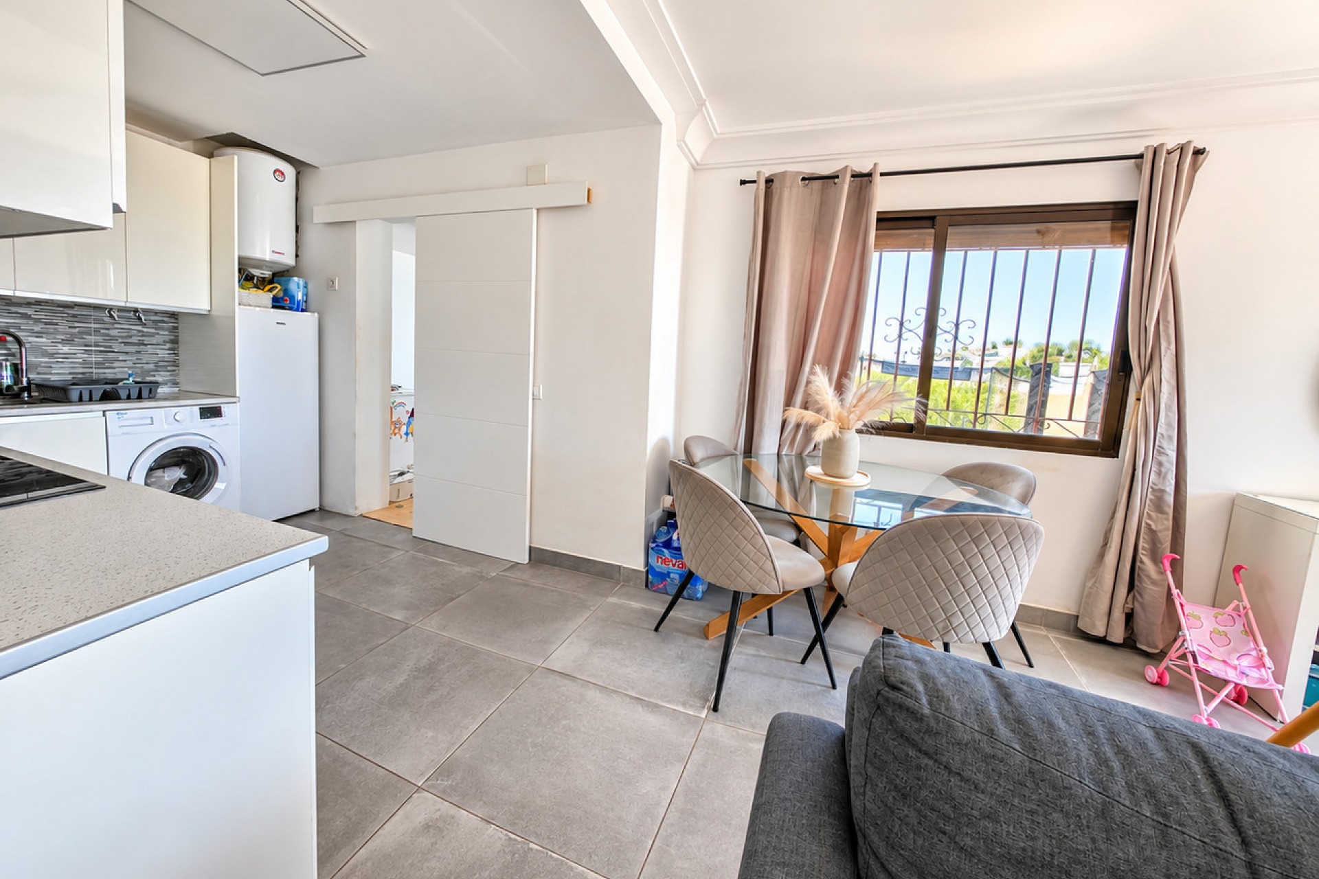 Resale - Villa -
Villamartin - Costa Blanca