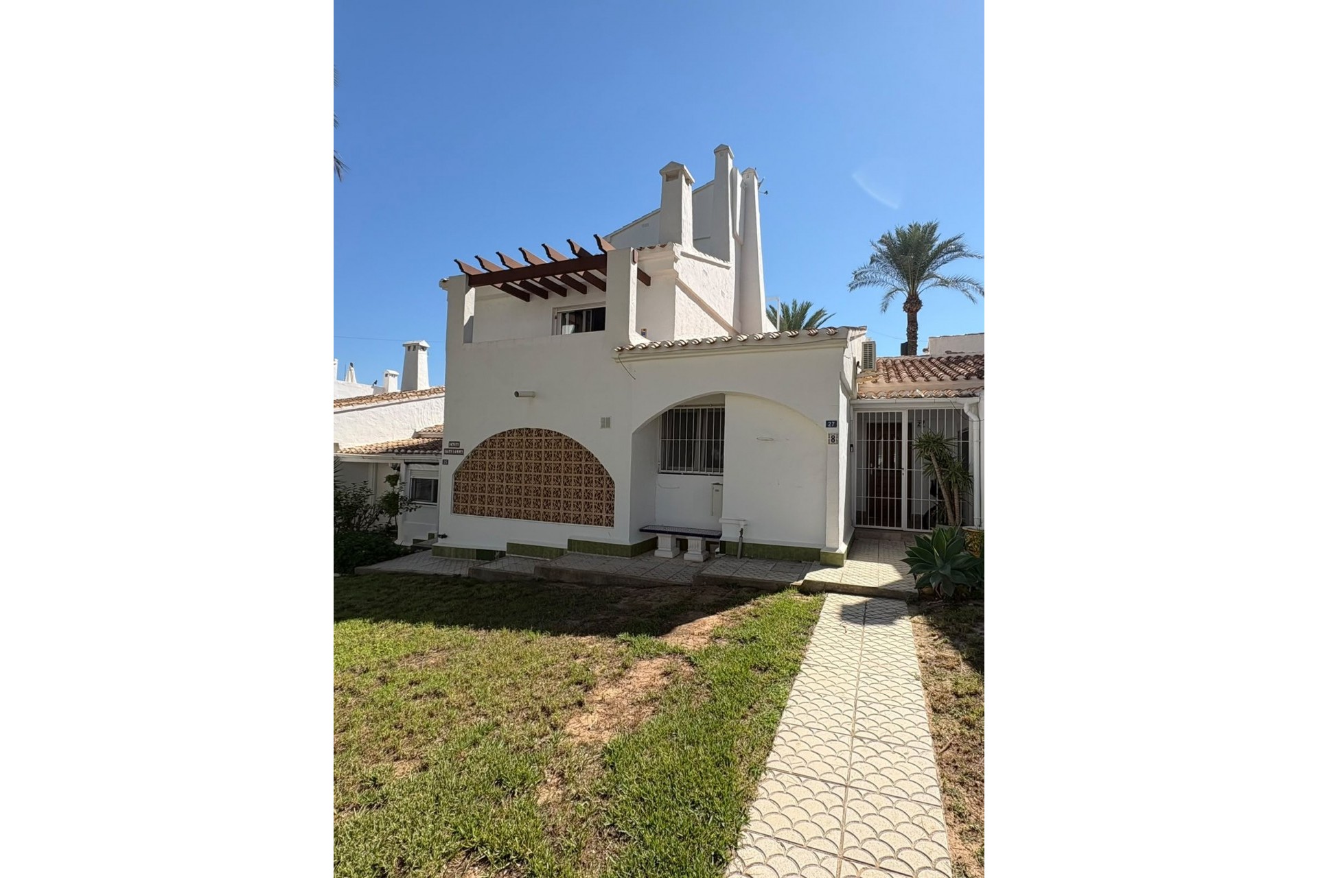 Resale - Villa -
Villamartin - Costa Blanca