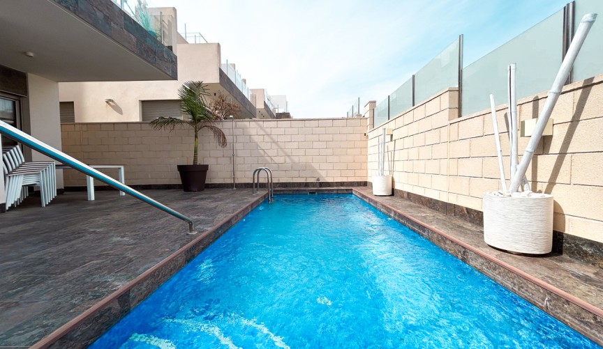 Resale - Villa -
Villamartin - Costa Blanca