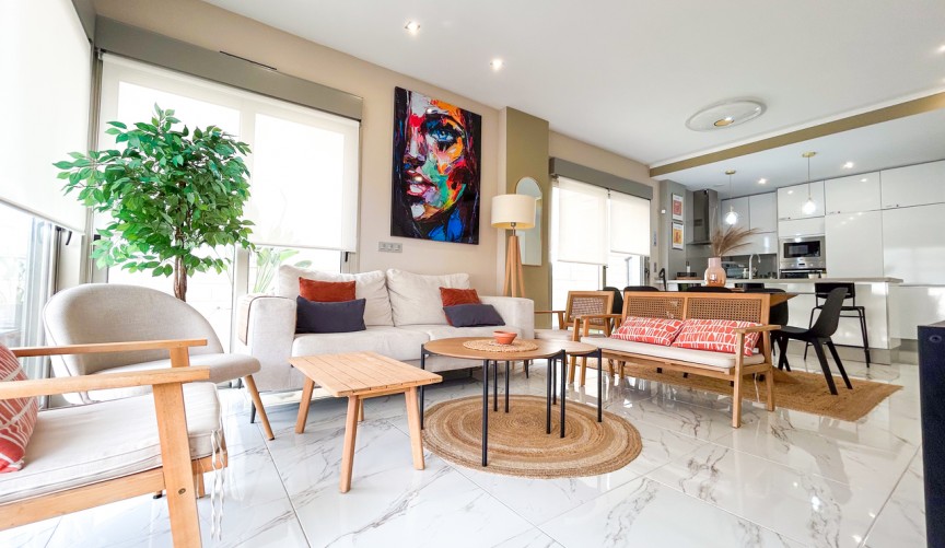 Resale - Villa -
Villamartin - Costa Blanca