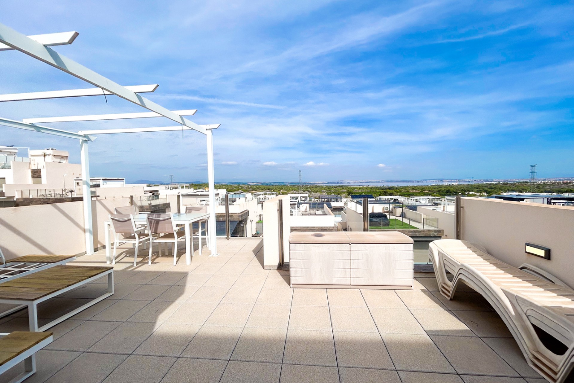 Resale - Villa -
Villamartin - Costa Blanca