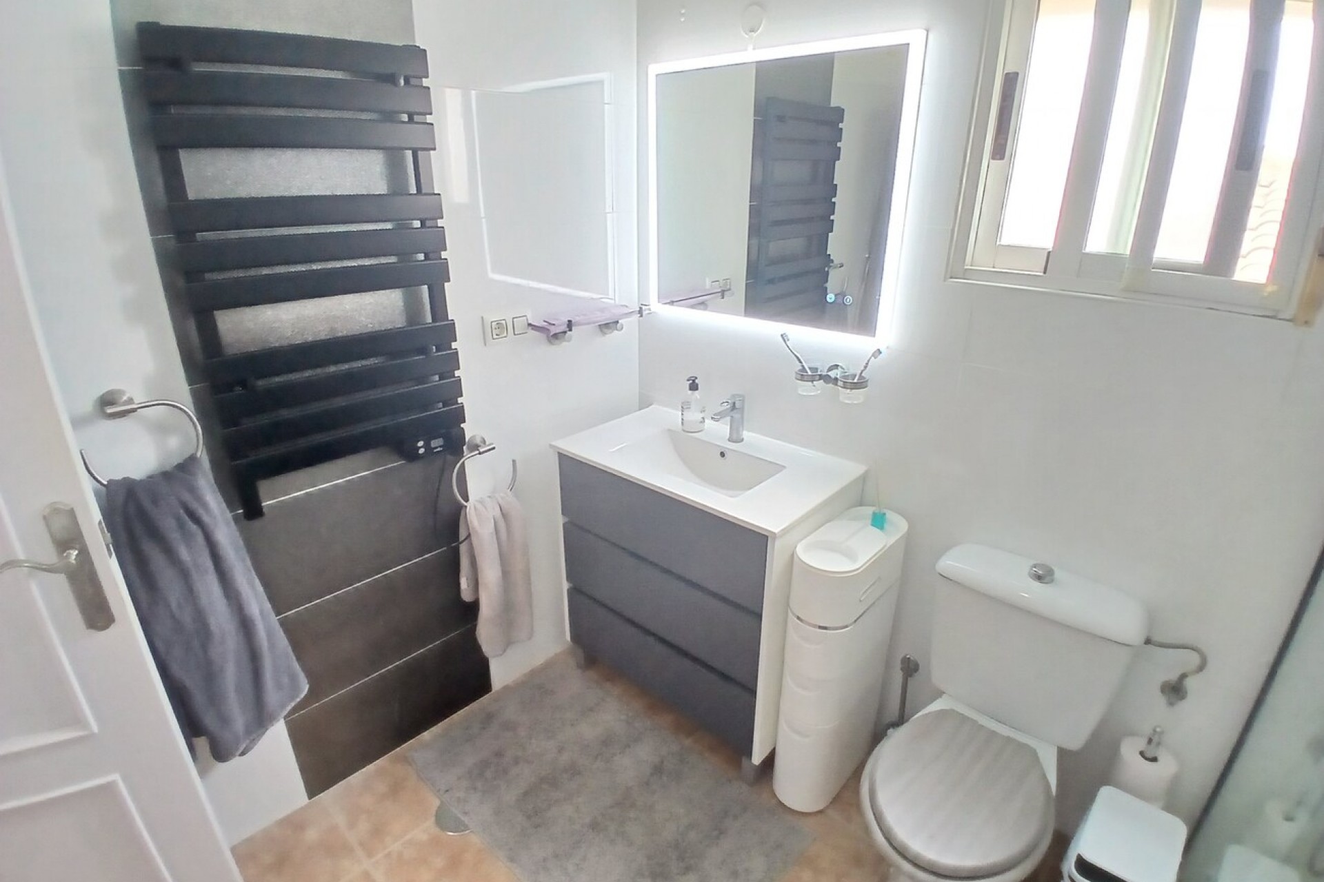 Resale - Villa -
Villamartin - Costa Blanca