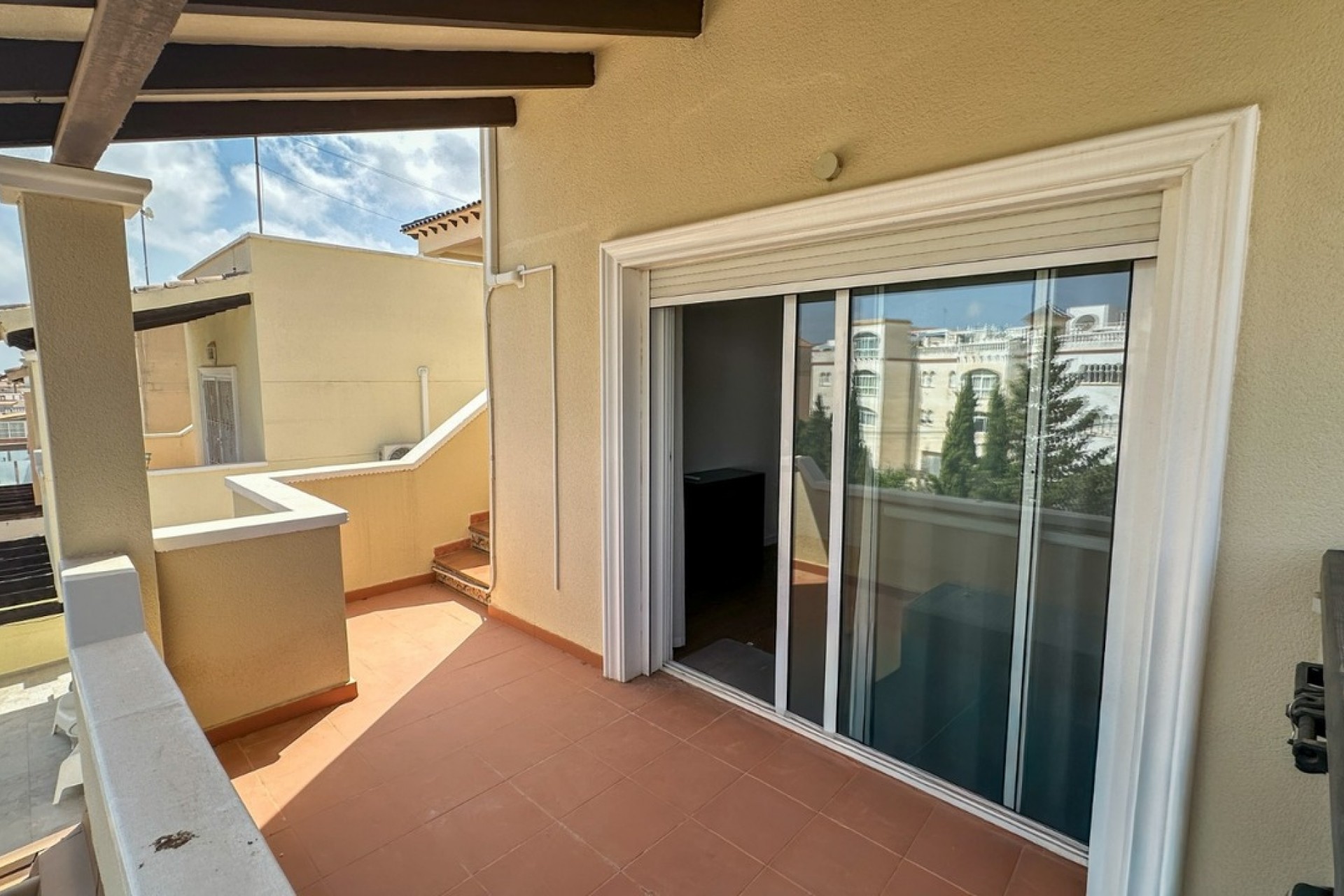 Resale - Villa -
Villamartin - Costa Blanca