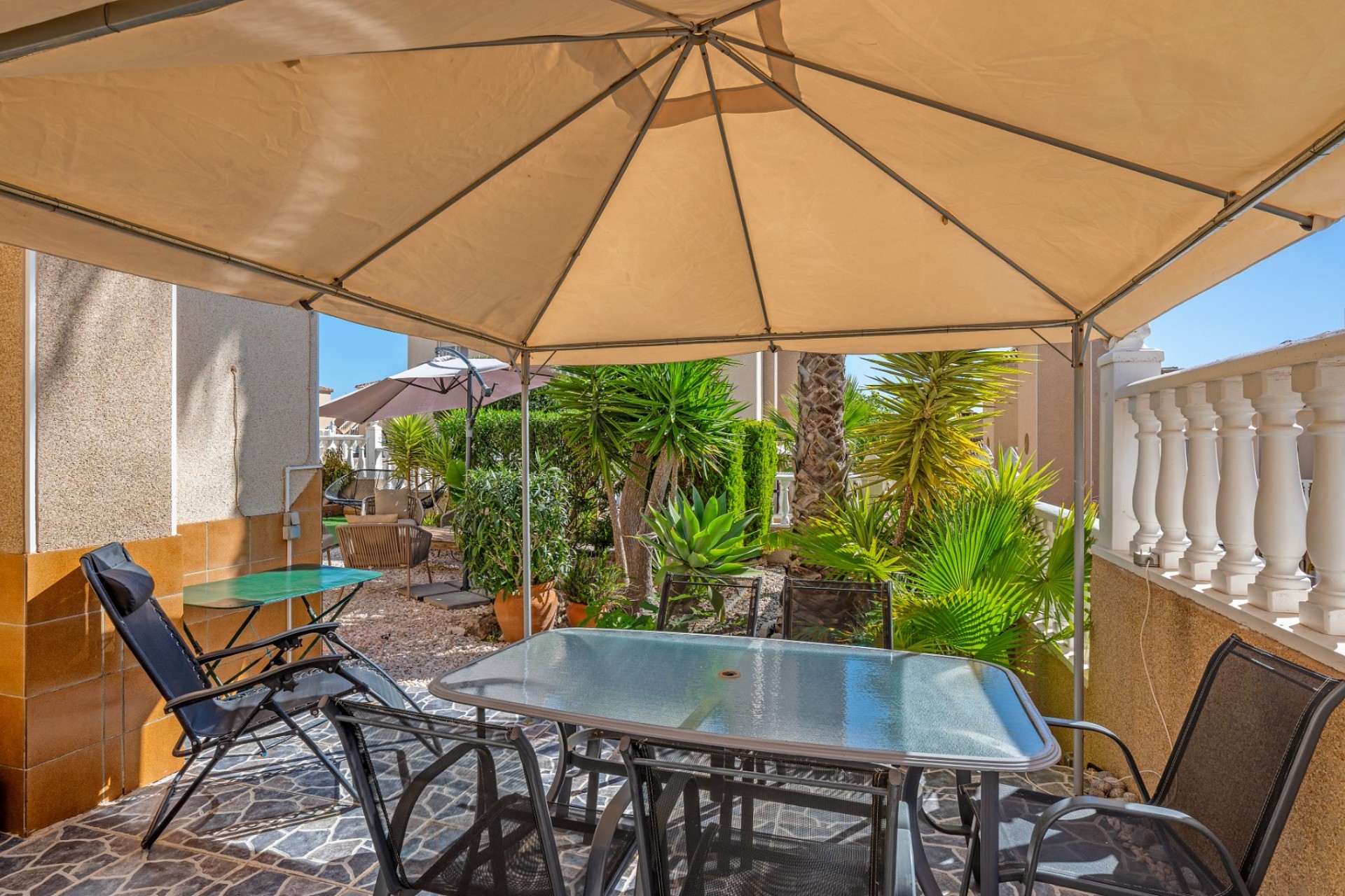Resale - Villa -
Villamartin - Costa Blanca