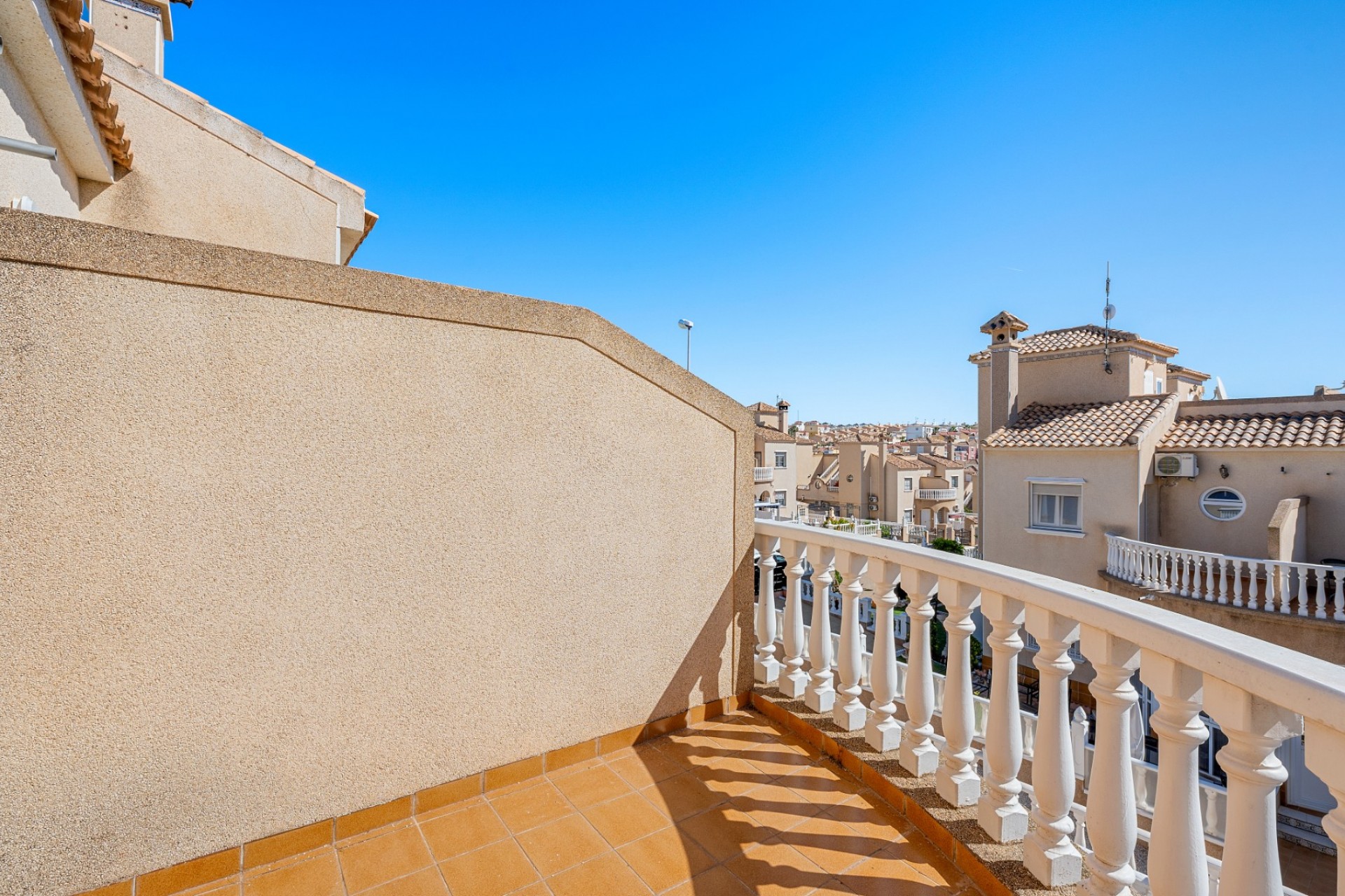Resale - Villa -
Villamartin - Costa Blanca