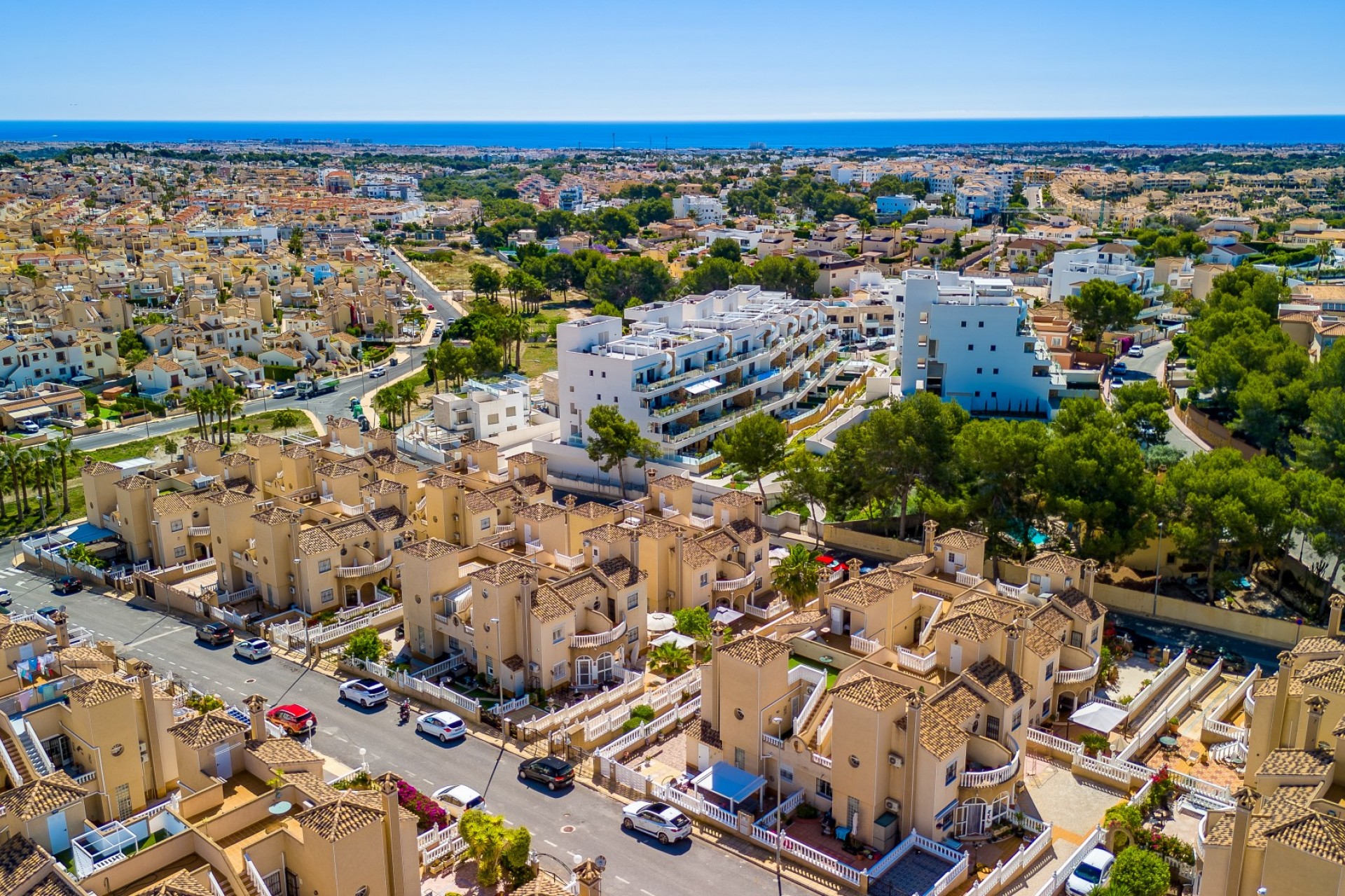 Resale - Villa -
Villamartin - Costa Blanca
