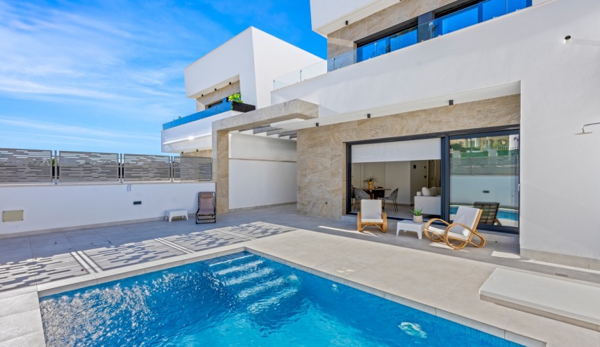 Resale - Villa -
Villamartin - Costa Blanca