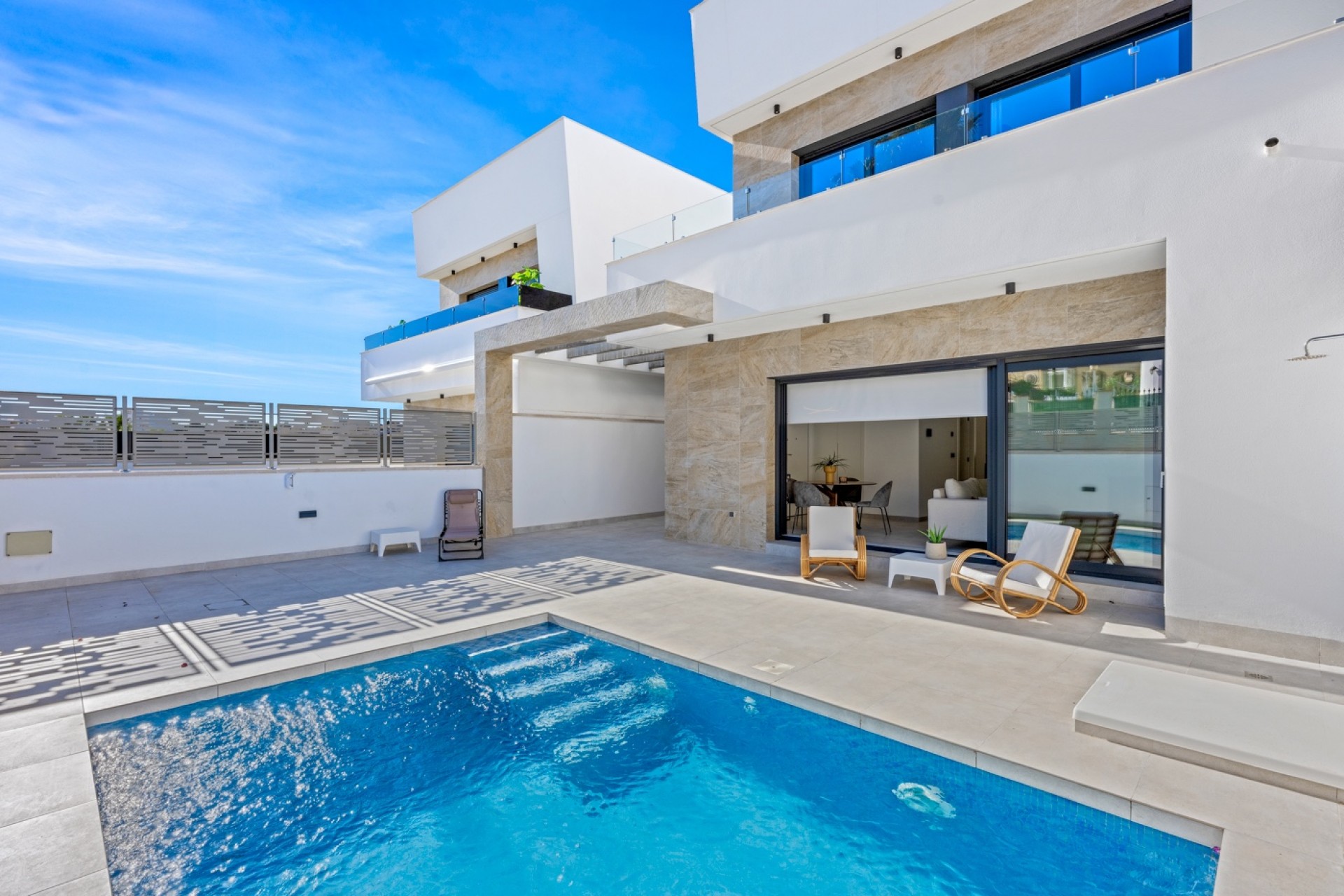 Resale - Villa -
Villamartin - Costa Blanca