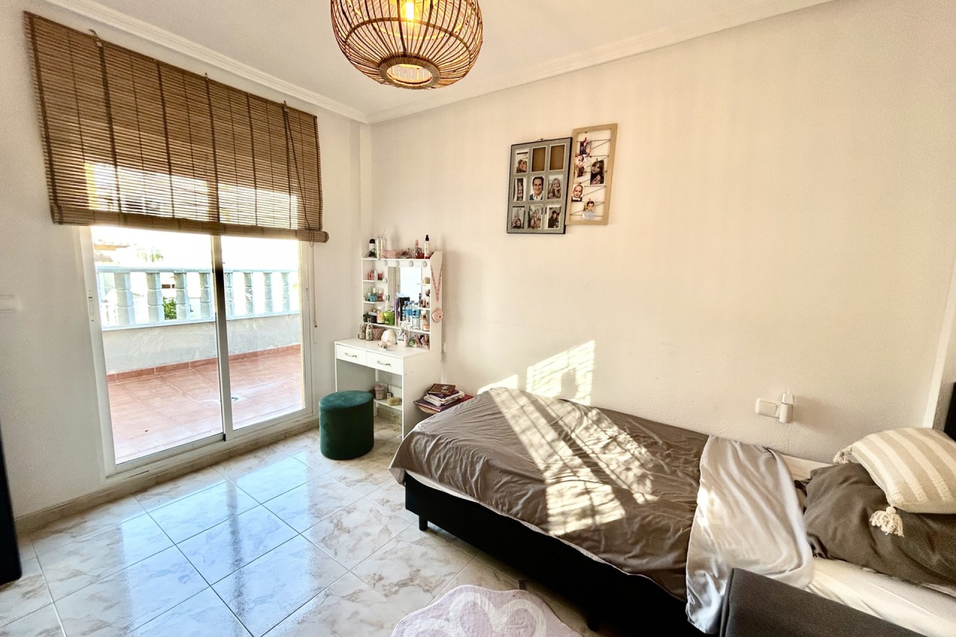 Resale - Villa -
Villamartin - Costa Blanca