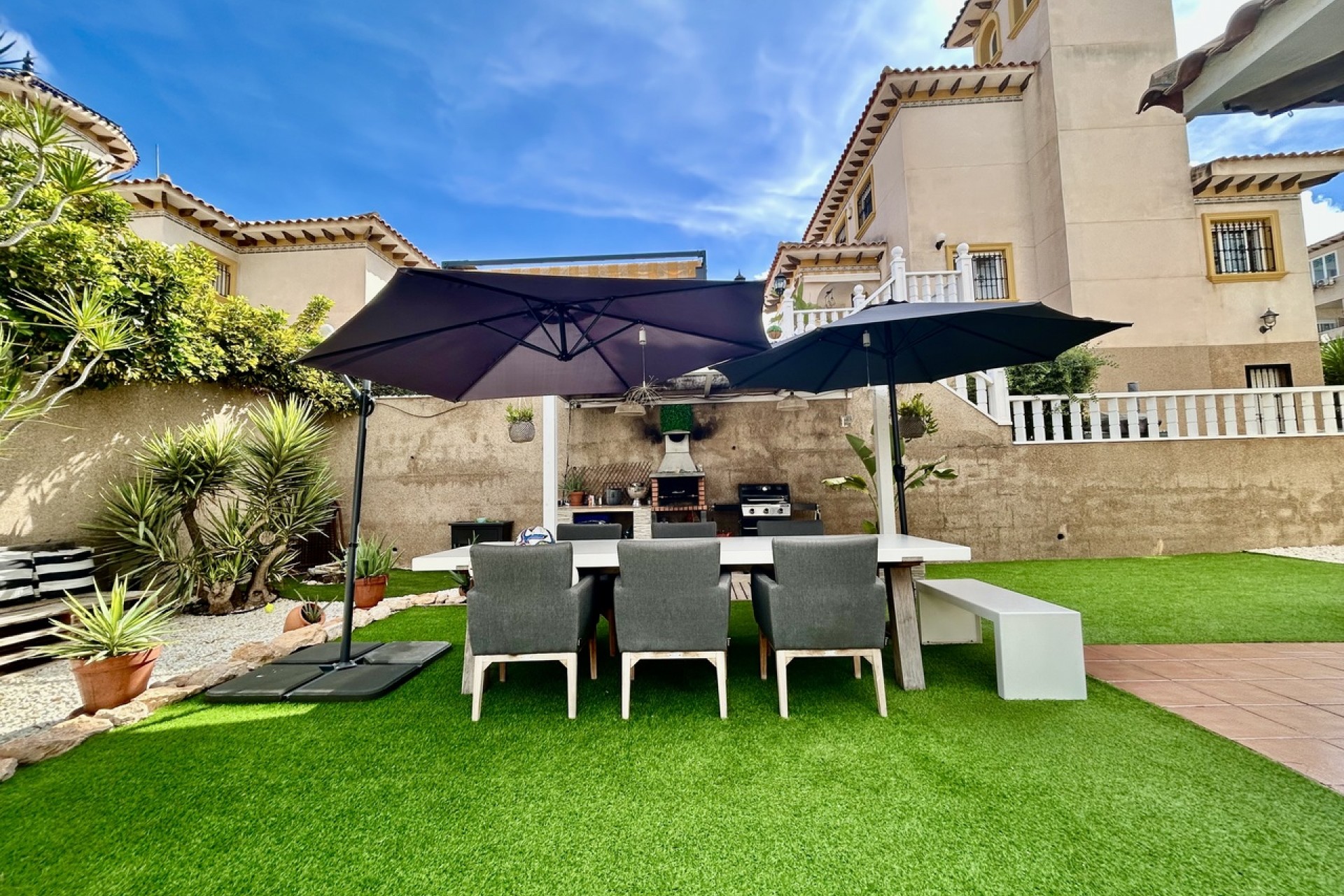 Resale - Villa -
Villamartin - Costa Blanca