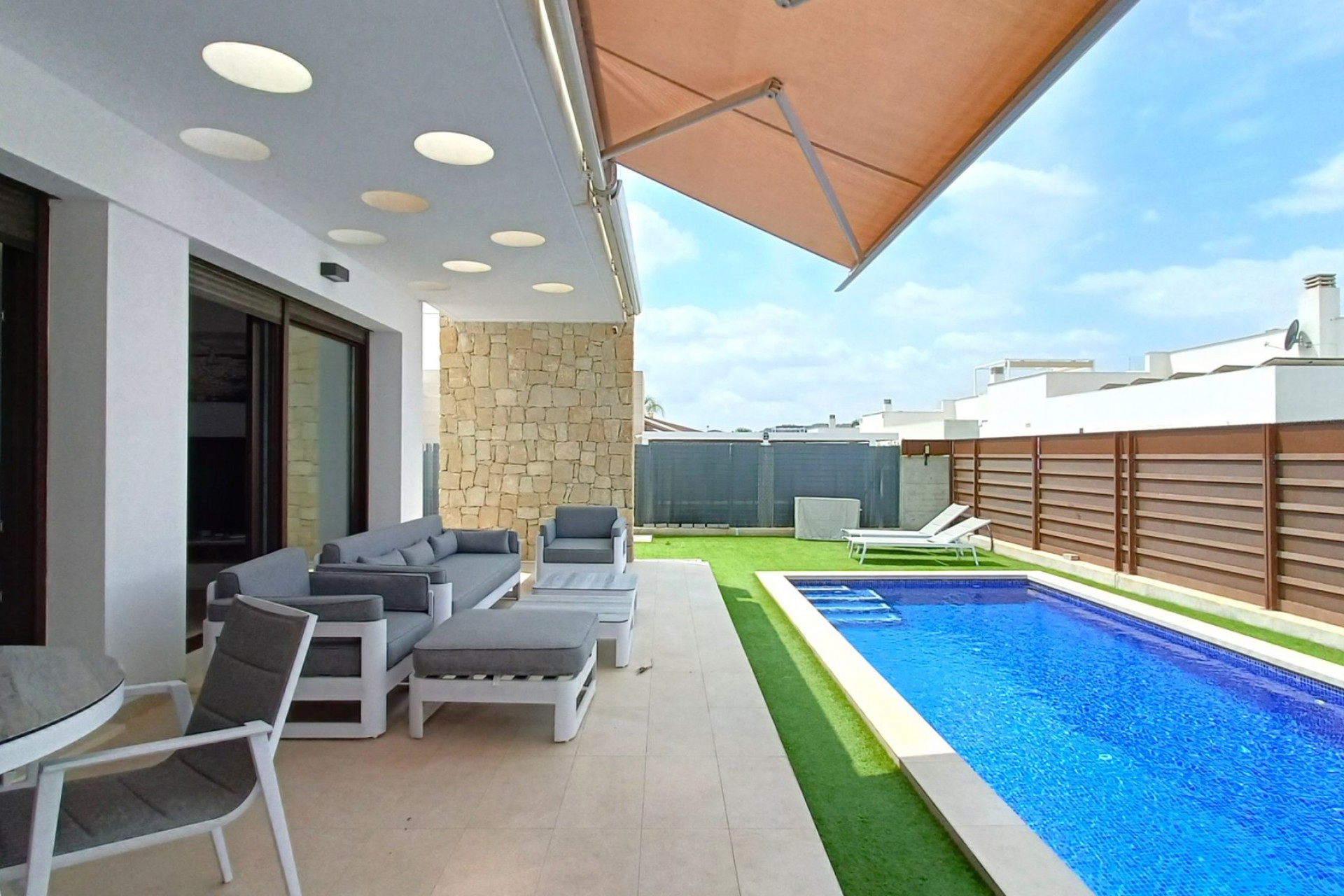 Resale - Villa -
Vistabella Golf Entre Naranjos - Inland