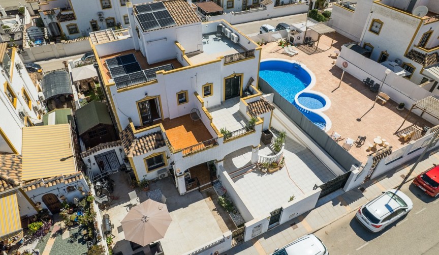 Resale - Villa -
Vistabella Golf Entre Naranjos - Inland