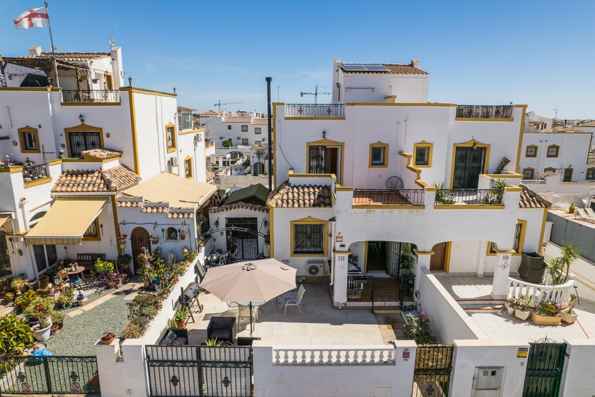Resale - Villa -
Vistabella Golf Entre Naranjos - Inland