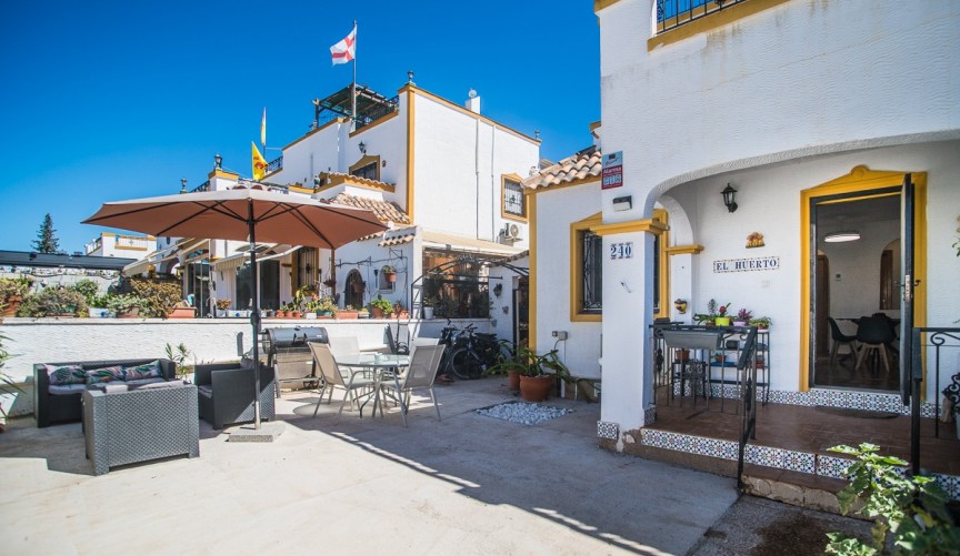 Resale - Villa -
Vistabella Golf Entre Naranjos - Inland