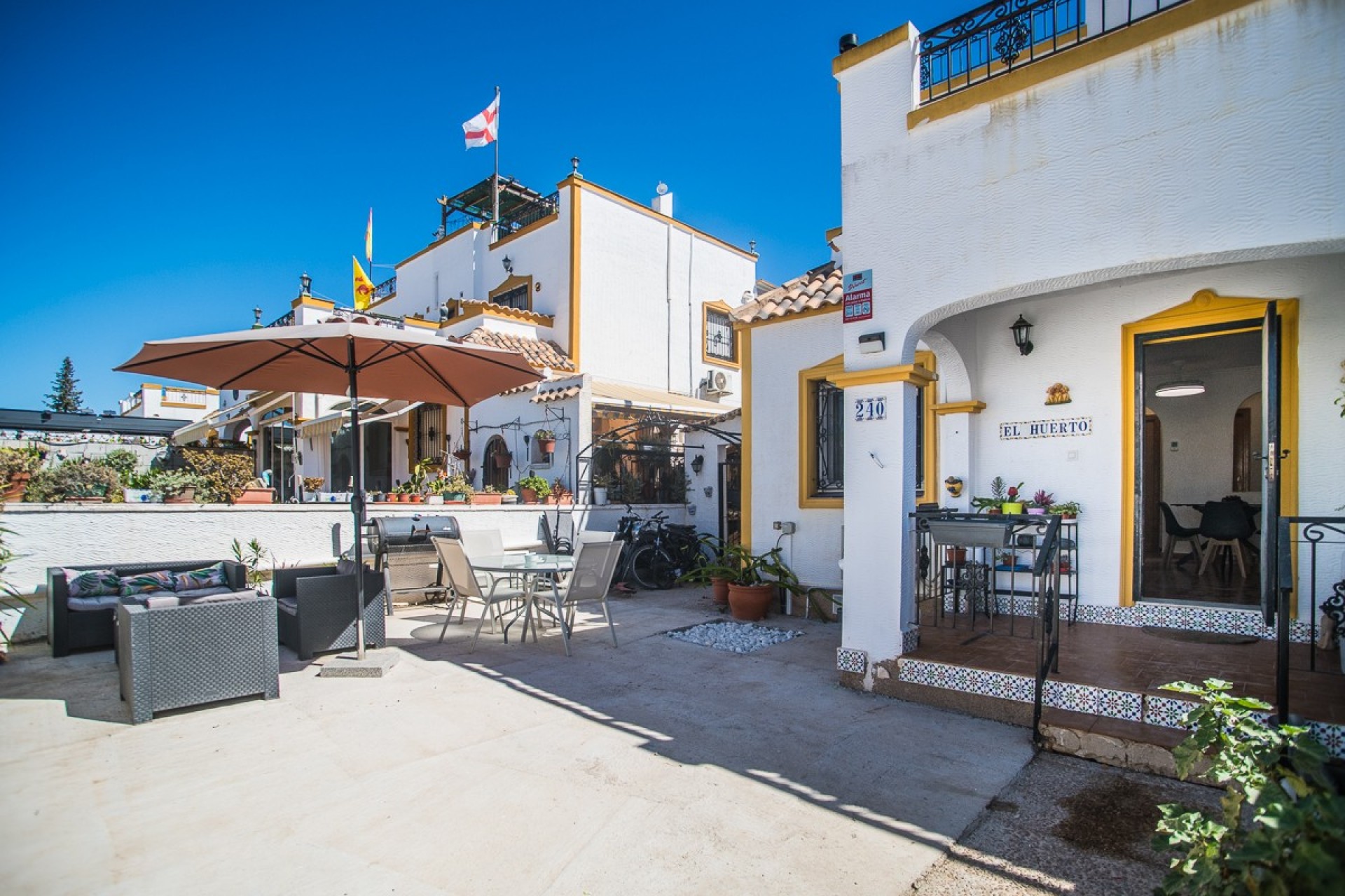 Resale - Villa -
Vistabella Golf Entre Naranjos - Inland