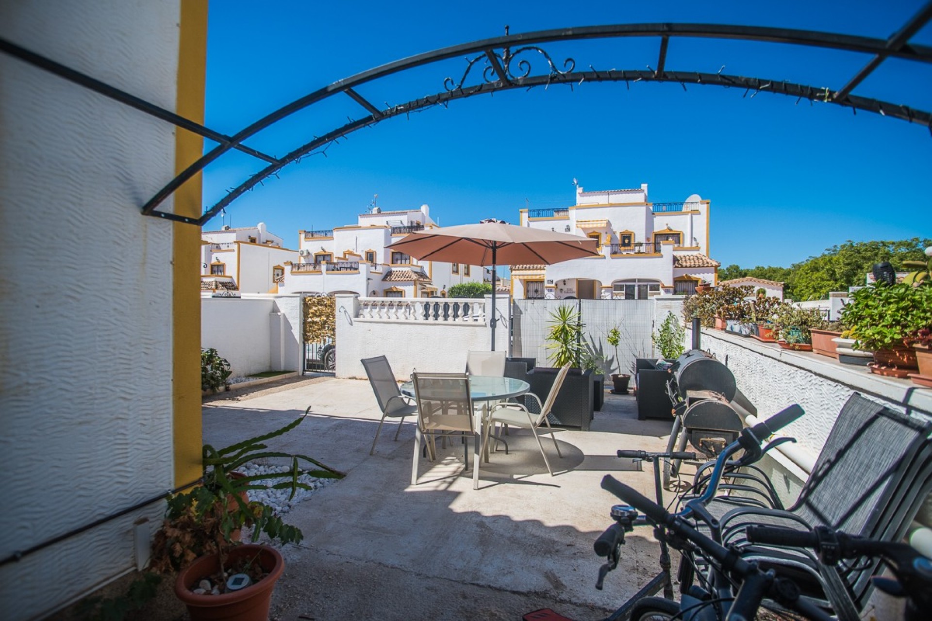 Resale - Villa -
Vistabella Golf Entre Naranjos - Inland
