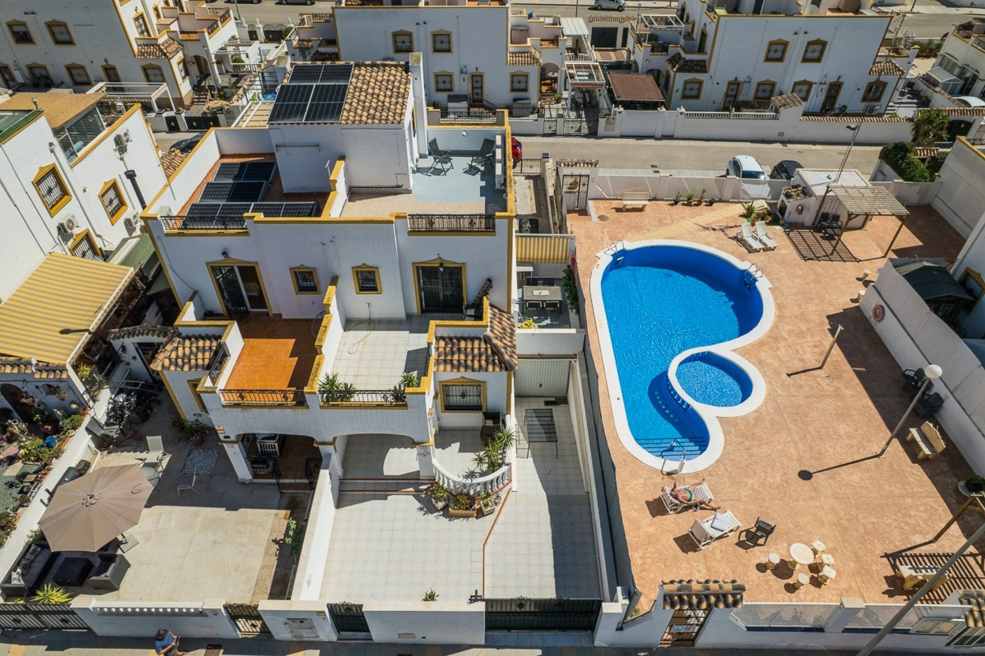 Resale - Villa -
Vistabella Golf Entre Naranjos - Inland