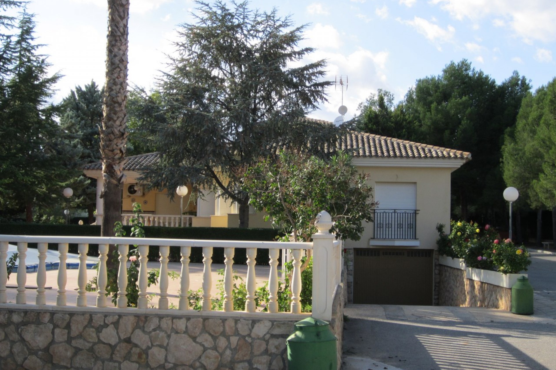 Resale - Villa -
Yecla - Inland