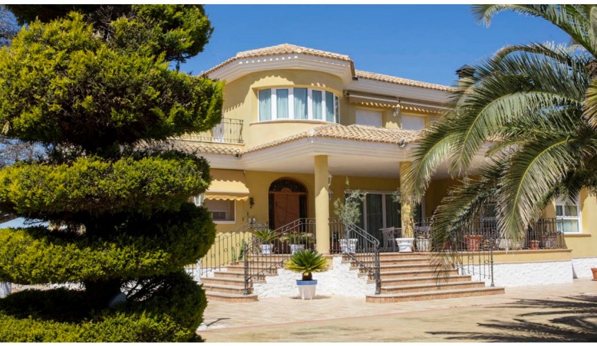 Resale - Villa -
Yecla - Inland