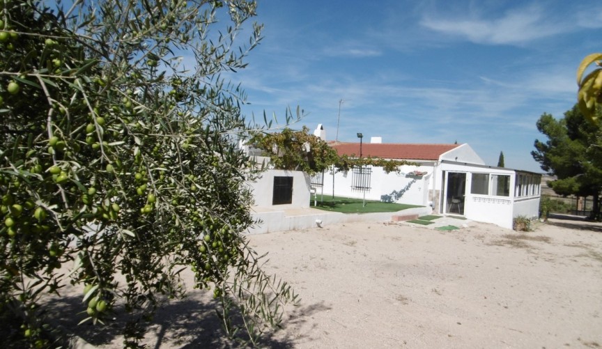 Resale - Villa -
Yecla - Inland