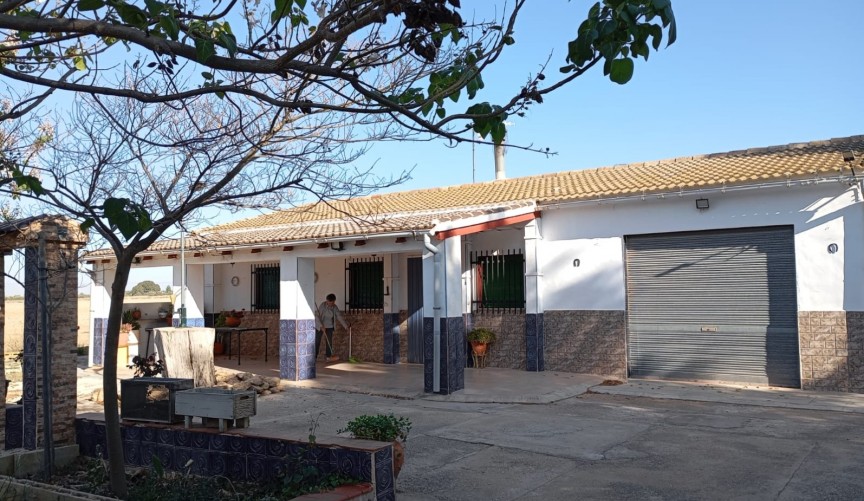 Resale - Villa -
Yecla - Inland