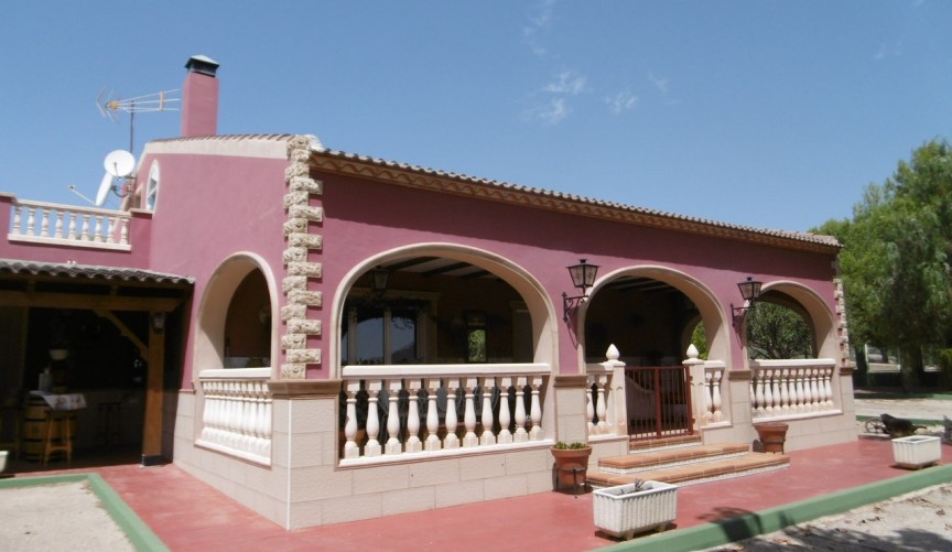 Resale - Villa -
Yecla - Inland