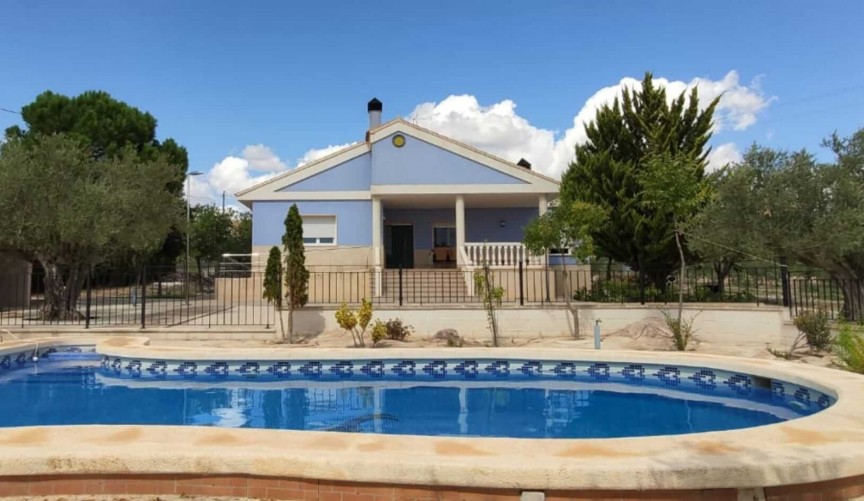 Resale - Villa -
Yecla - Inland