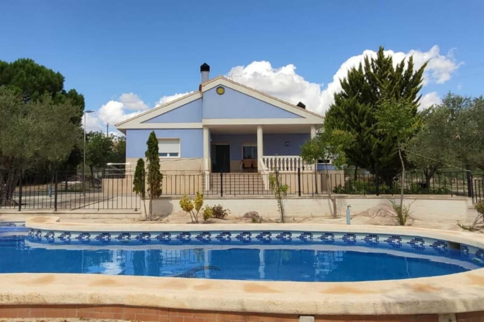 Resale - Villa -
Yecla - Inland