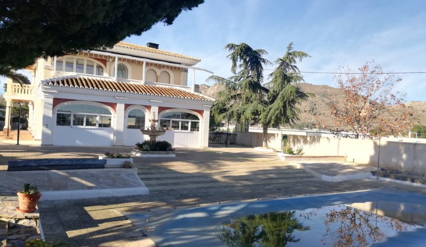 Resale - Villa -
Yecla - Inland