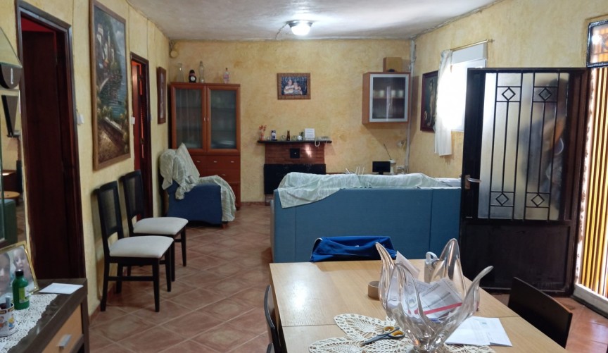 Resale - Villa -
Yecla - Inland