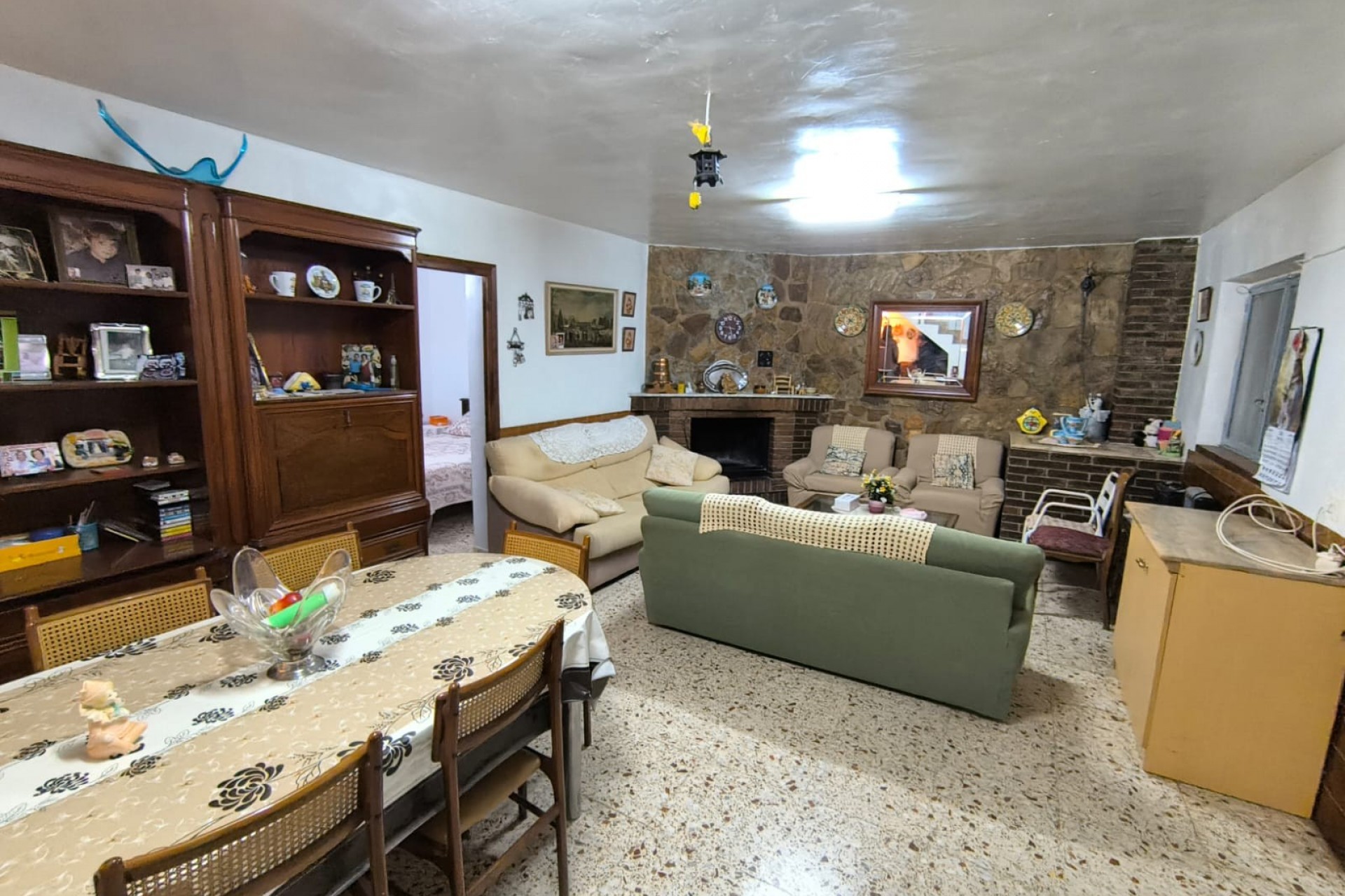 Resale - Villa -
Yecla - Inland