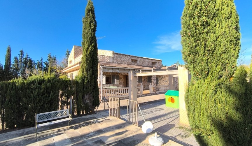 Resale - Villa -
Yecla - Inland