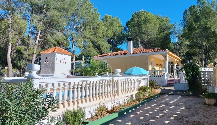 Resale - Villa -
Yecla - Inland
