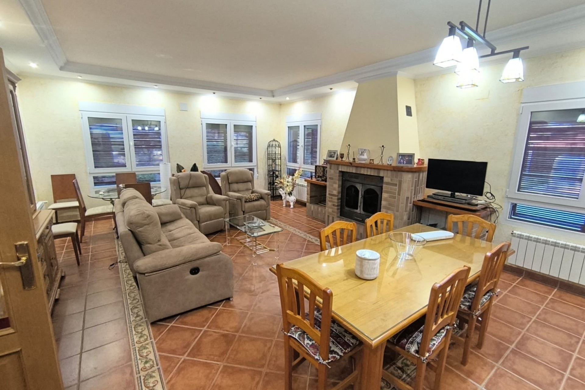 Resale - Villa -
Yecla - Inland