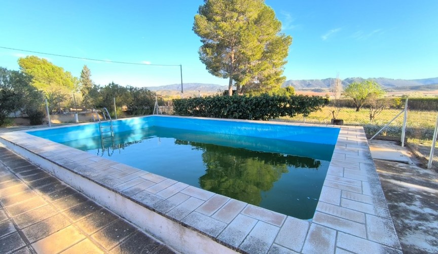 Resale - Villa -
Yecla - Inland