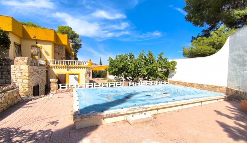 Resale - Villa -
Yecla - Inland