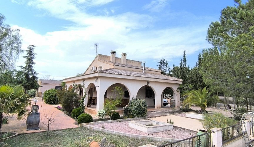 Resale - Villa -
Yecla - Inland