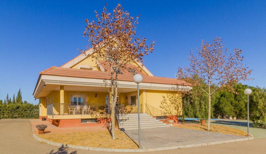 Resale - Villa -
Yecla - Inland