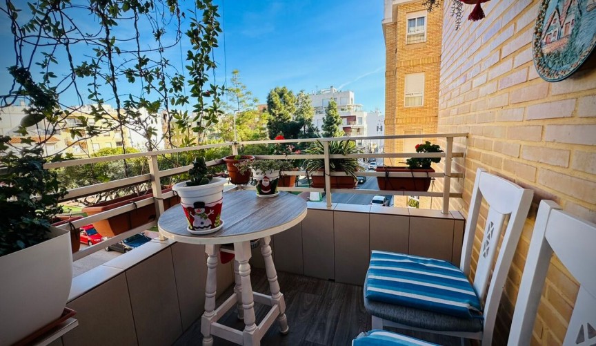 Reventa - Apartment -
Alicante - Las Viñas