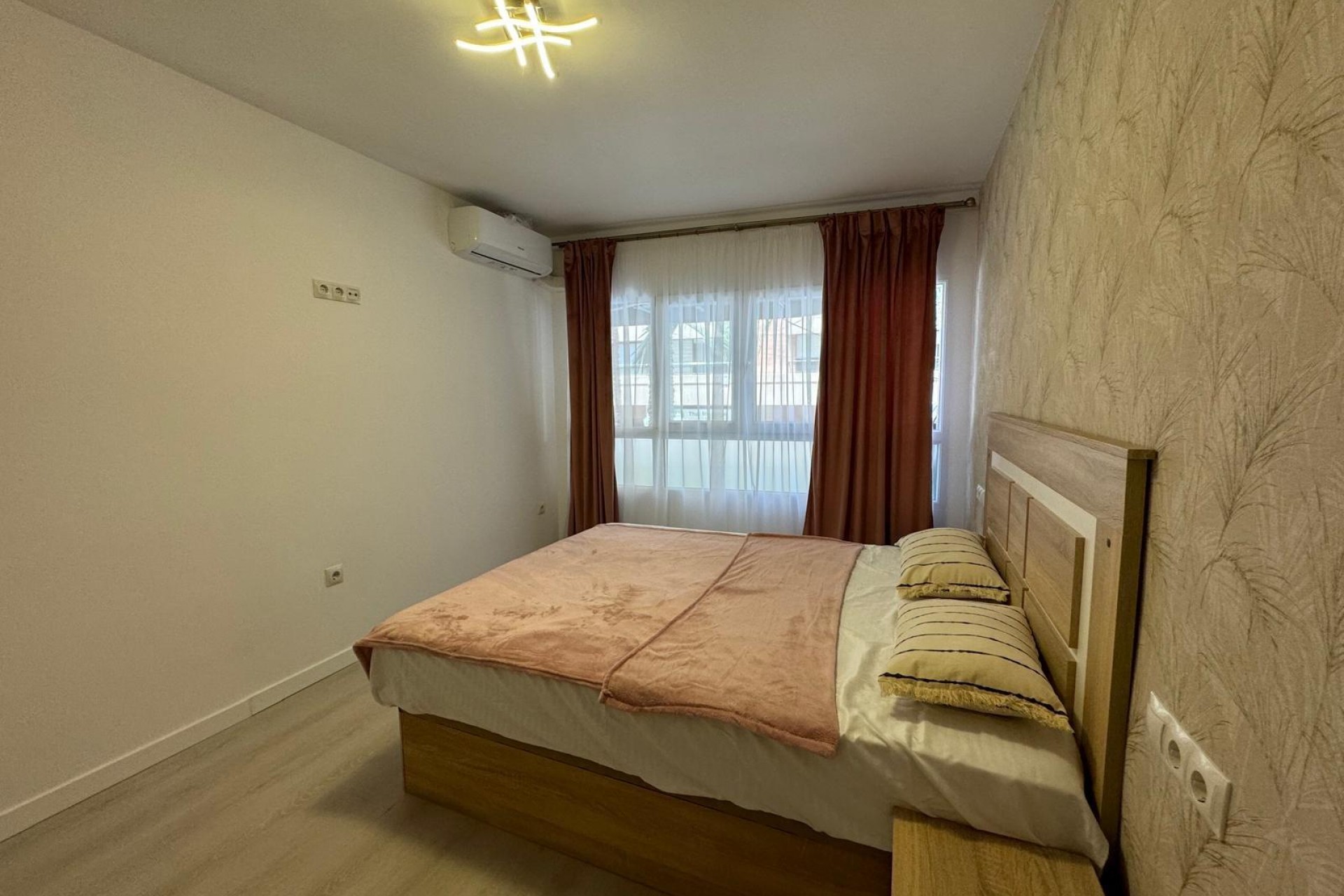 Reventa - Apartment -
Alicante - Plaza De Toros - Mercado Central