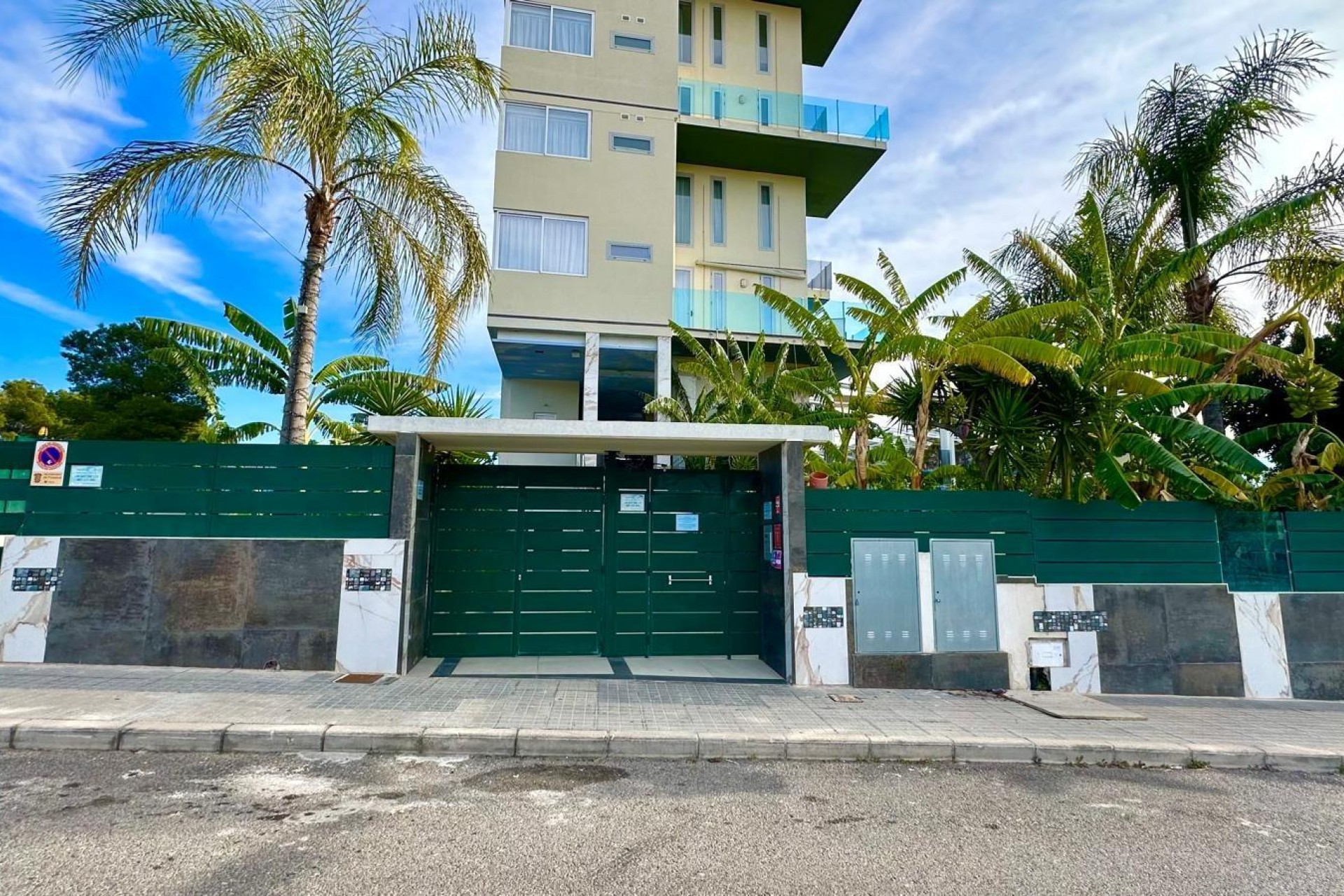 Reventa - Apartment -
Finestrat