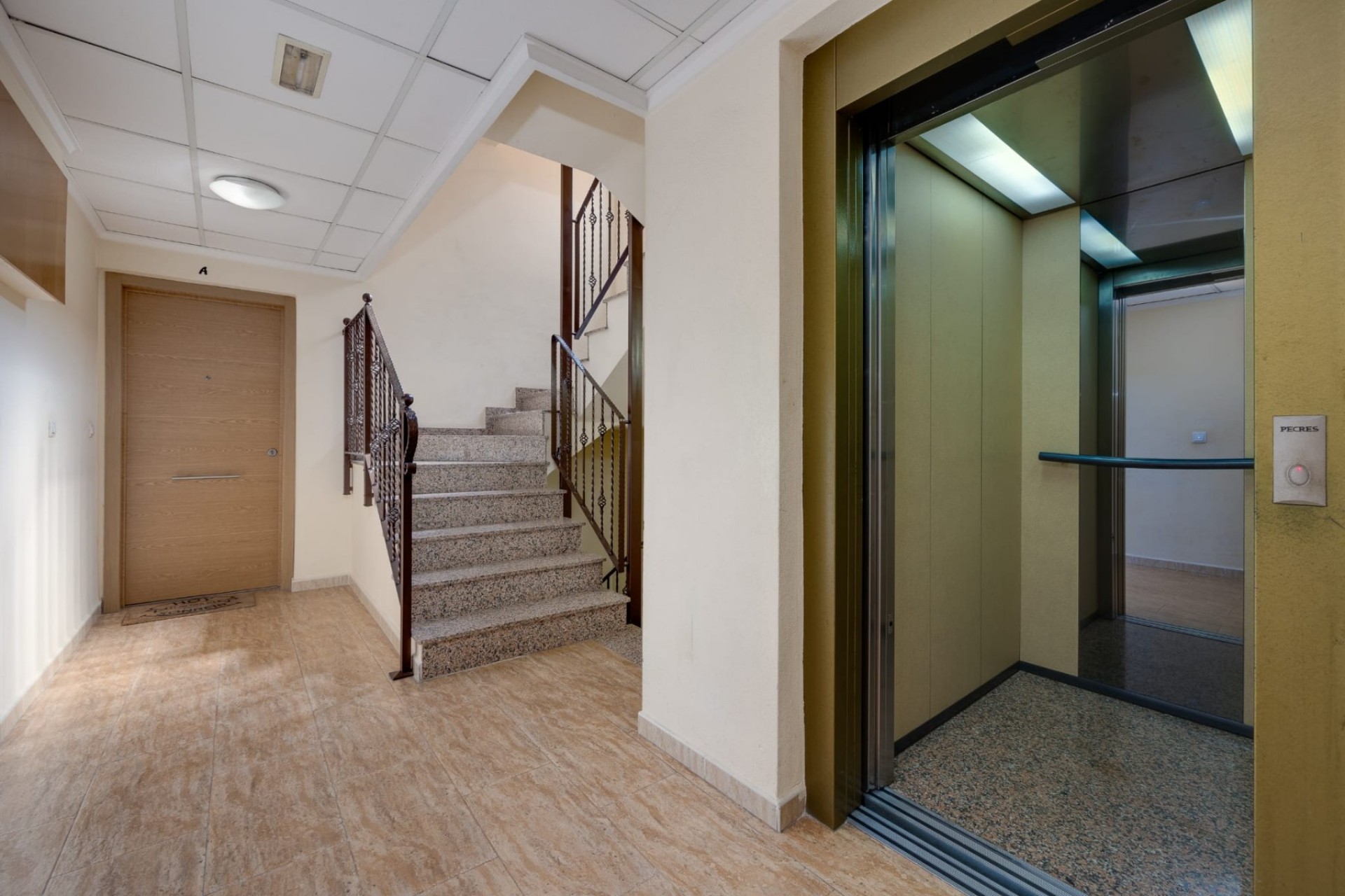 Reventa - Apartment -
Jacarilla - Inland