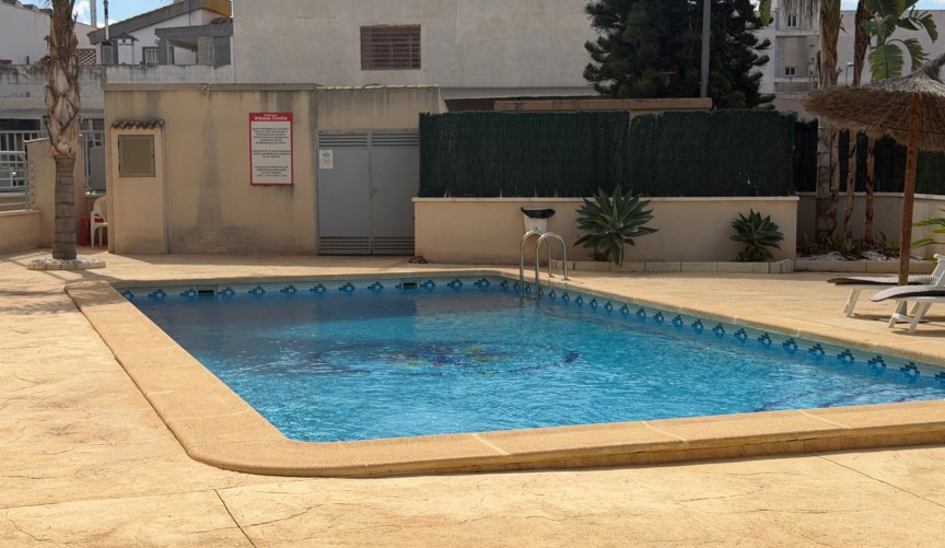 Reventa - Apartment -
Jacarilla - Inland