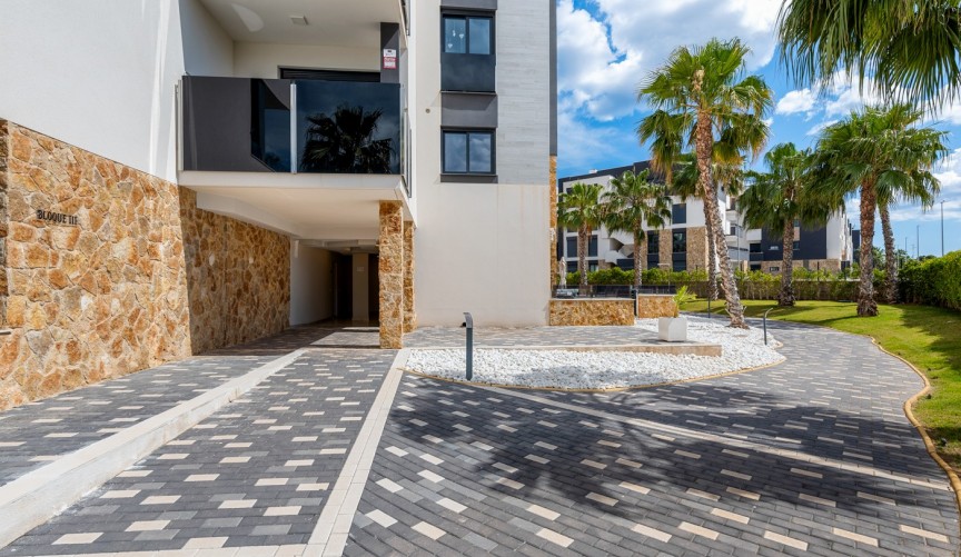 Reventa - Apartment -
La Florida - Inland