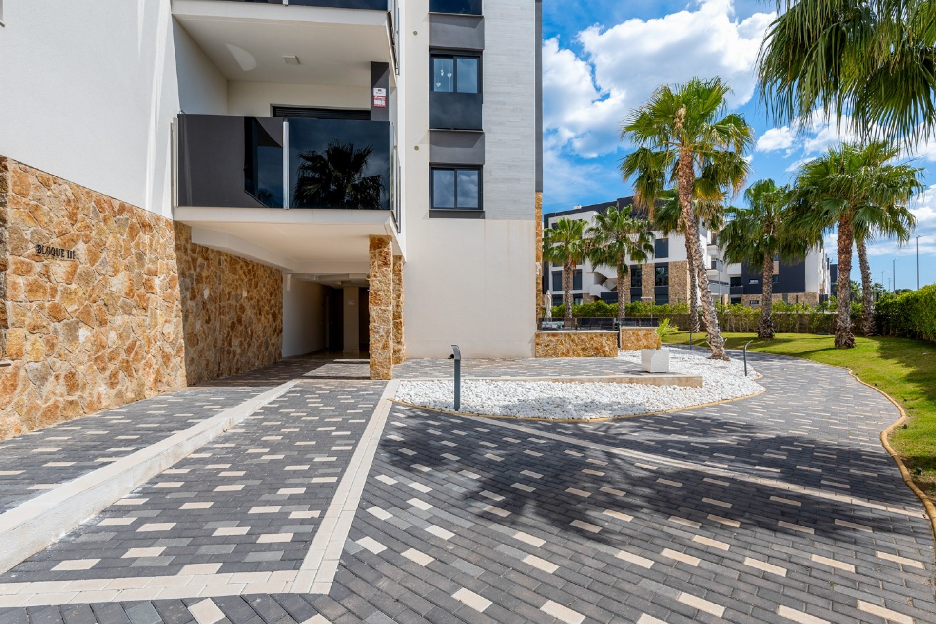 Reventa - Apartment -
La Florida - Inland