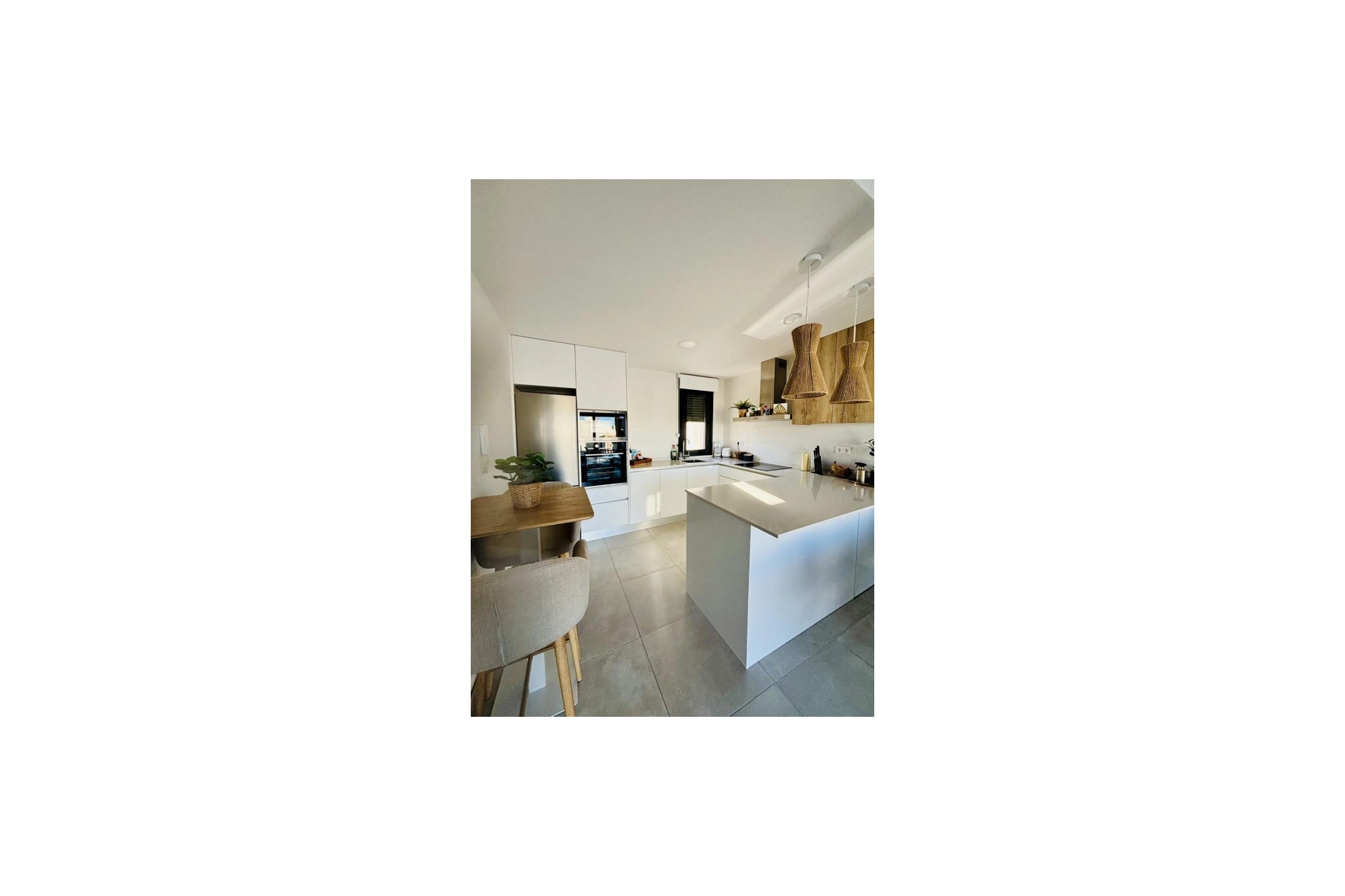 Reventa - Apartment -
Las Filipinas - Inland