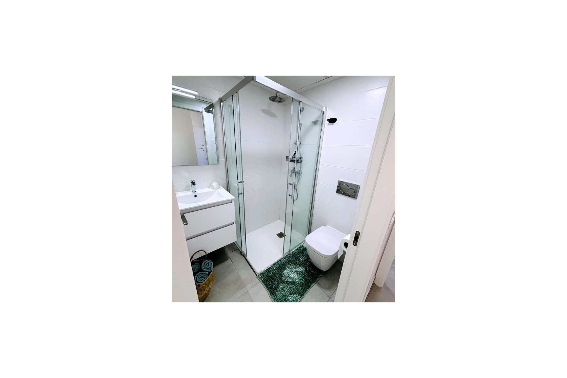 Reventa - Apartment -
Las Filipinas - Inland