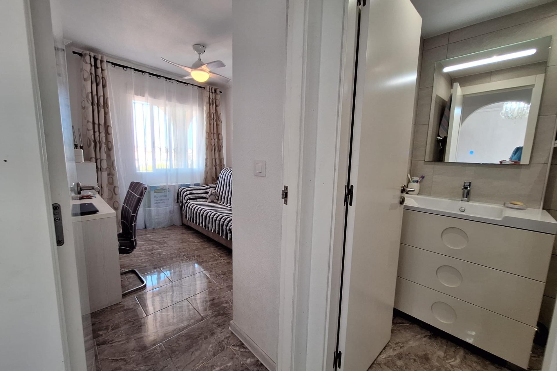 Reventa - Apartment -
Orihuela Costa - La Zenia