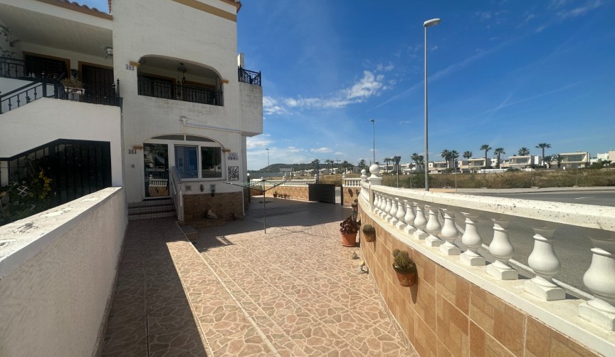 Reventa - Apartment -
Orihuela - Inland