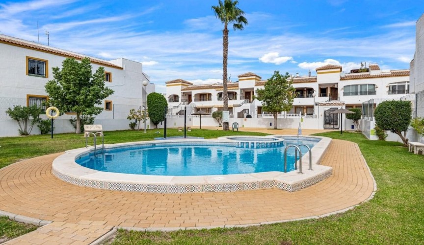 Reventa - Apartment -
Orihuela - Inland